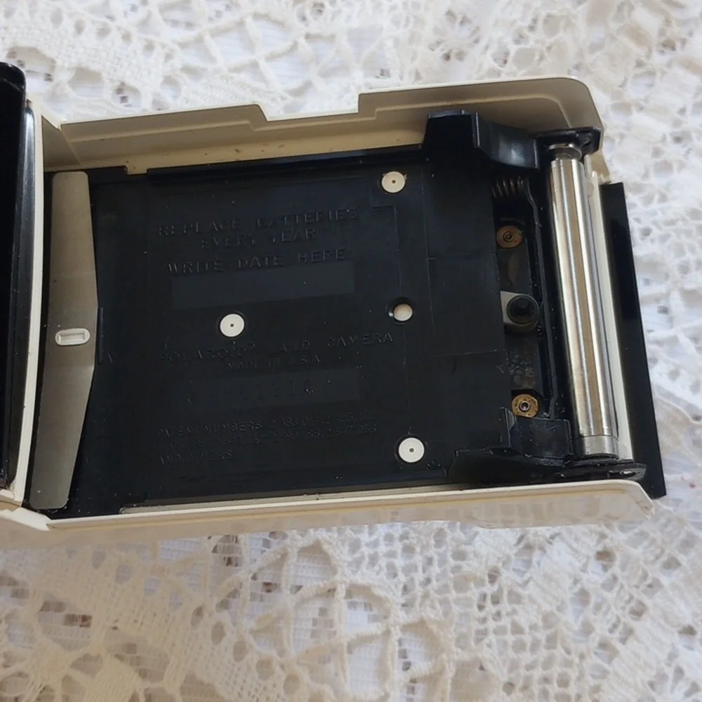 Vintage Polaroid 1960s Land Camera Swinger Model 20